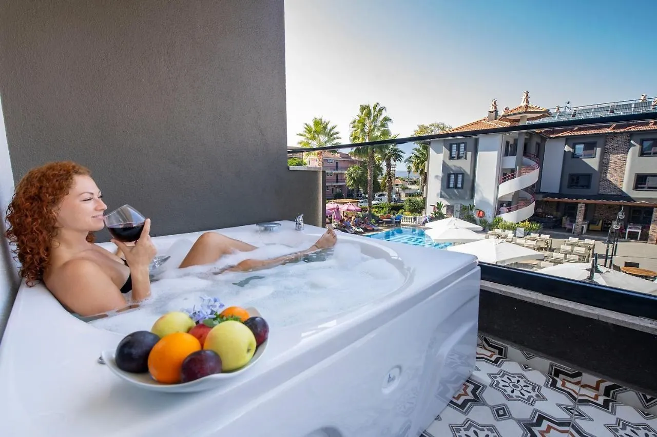 Mendos Garden Exclusive Hotel フェティエ